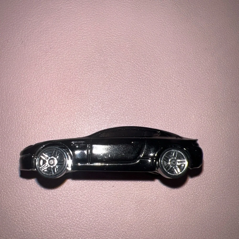 Hot Wheels ASTON MARTIN V8 VINTAGE 2005 #011 - Faster Than Ever PR5 Loose Ex Con
